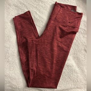 Nike Tight Fit Leggings